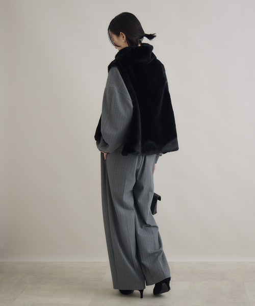 Paradise Picnic（パラダイスピクニック）の「CYAN バックオーバーハイネックファーベスト（ベスト・レディース・モカ/グレイッシュベージュ/ブラック・FREE）」の13枚目の写真