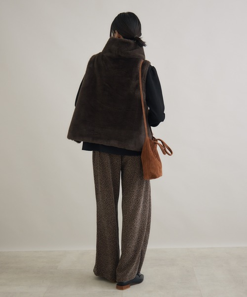 Paradise Picnic（パラダイスピクニック）の「CYAN バックオーバーハイネックファーベスト（ベスト・レディース・モカ/グレイッシュベージュ/ブラック・FREE）」の21枚目の写真