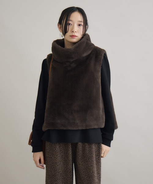 Paradise Picnic（パラダイスピクニック）の「CYAN バックオーバーハイネックファーベスト（ベスト・レディース・モカ/グレイッシュベージュ/ブラック・FREE）」の22枚目の写真