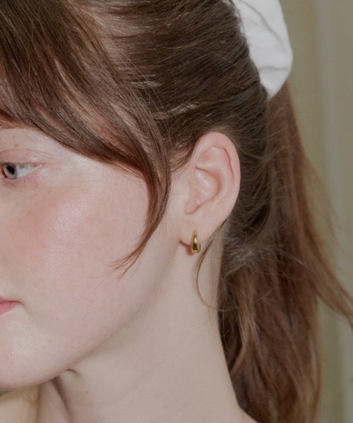 GIUNON(ジウノン)の「tiny drop hoop pierce / タイニードロップフープピアス(ピアス(両耳用)・レディース・シルバー/ゴールド・FREE)」の15枚目の写真