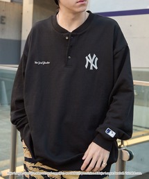 MLB（メジャーリーグベースボール）の「MLB/メジャーリーグベースボール 別注 ロゴ刺繍 オーバーサイズ ヘンリーネック スウェット（スウェット）」