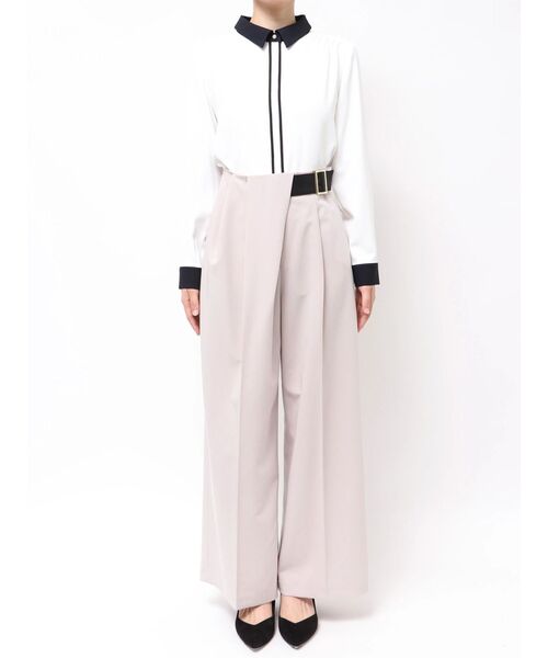 TONAL（トーナル）の「アシメベルトタックパンツ（その他パンツ・レディース・ベージュ/ブラウン/グレー・SMALL/MEDIUM）」の4枚目の写真