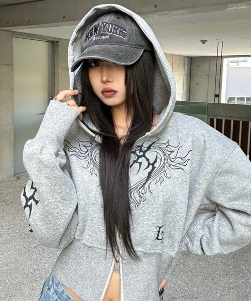 KsG（ケーエスジー）の「ヴィンテージフレイムクロップドパーカー（パーカー・レディース・ブラック/グレー・LARGE/MEDIUM/X-LARGE/SMALL）」の3枚目の写真