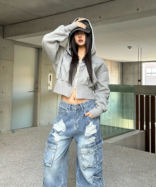 KsG（ケーエスジー）の「ヴィンテージフレイムクロップドパーカー（パーカー・レディース・ブラック/グレー・LARGE/MEDIUM/X-LARGE/SMALL）」の4枚目の写真