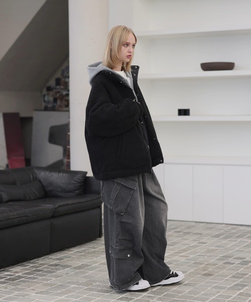 ダブルジップ比翼デザイン裏ボアリバーシブル中綿ブルゾン（ブルゾン