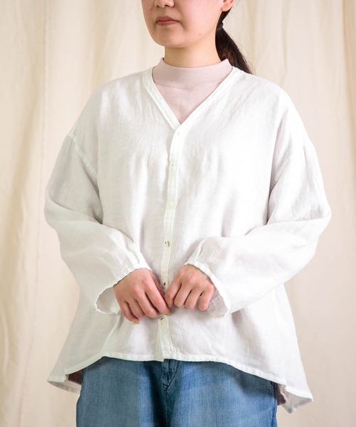 Brocante（ブロカント）の「[Brocante / ブロカント] リネンキャンバス カルディガンシャツ（シャツ/ブラウス・レディース・ベージュ/ラベンダー/ライトグレー/ホワイト/ブラック・2）」の2枚目の写真