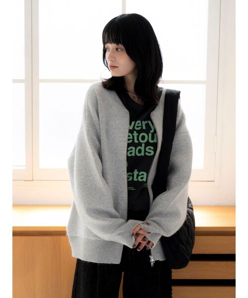 Ungrid(アングリッド)の「アンゴラ混ジップニットカーデ(カーディガン/ボレロ・レディース・レッド/ライトグレー/オフホワイト・FREE)」の9枚目の写真