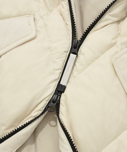 COVERNAT（カバーナット）の「RDS ハイライトスタンドカラー ダウン アイボリー（ダウンジャケット/コート・レディース・その他・SMALL/X-LARGE/LARGE/MEDIUM）」の6枚目の写真