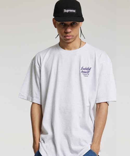 CREAM SODA LAB(クリームソーダラボ)の「15MIN クォーター チームプレイ グラフィック ロゴ 半袖Tシャツ ライトグレー パープル(Tシャツ/カットソー・レディース・その他・LARGE/MEDIUM/X-LARGE/XX-LARGE)」の2枚目の写真