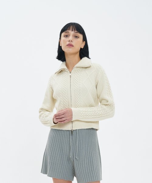 BLOND9(ブロンドナイン)の「フィッシャーマンケーブルウールニットジップアップ_クリーム(カーディガン/ボレロ・レディース・その他・MEDIUM/SMALL)」の4枚目の写真