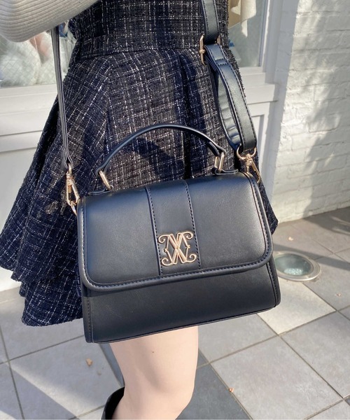 INGNI（イング）の「エンブレム付ショルダーバッグ（ハンドバッグ・レディース・ブラック/ホワイト・-）」の7枚目の写真