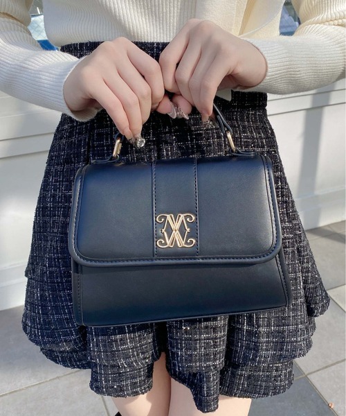 INGNI（イング）の「エンブレム付ショルダーバッグ（ハンドバッグ・レディース・ブラック/ホワイト・-）」の8枚目の写真