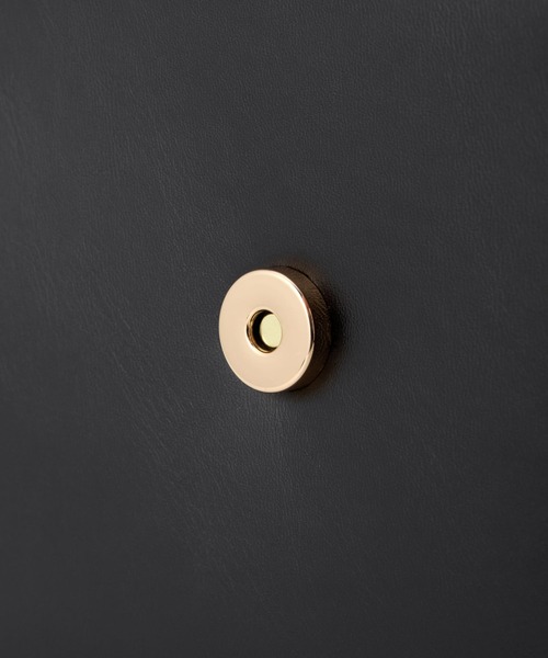 INGNI（イング）の「エンブレム付ショルダーバッグ（ハンドバッグ・レディース・ブラック/ホワイト・-）」の18枚目の写真