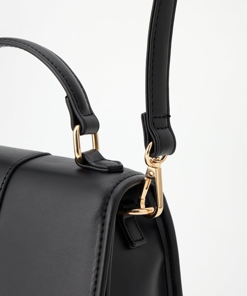 INGNI（イング）の「エンブレム付ショルダーバッグ（ハンドバッグ・レディース・ブラック/ホワイト・-）」の19枚目の写真