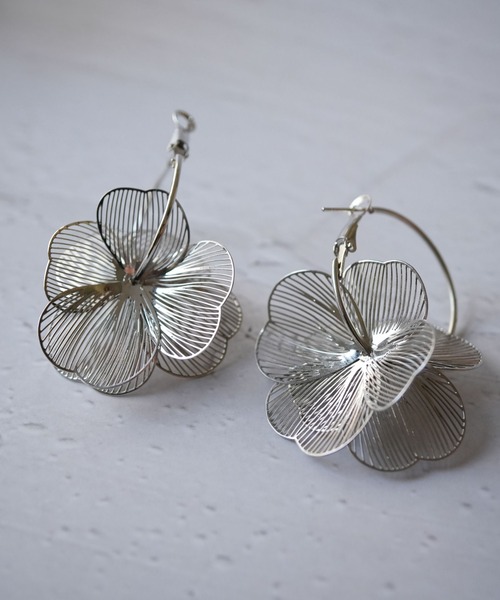 Port（ポート）の「【 Port / ポート 】 メタル フラワー フープピアス #（ピアス（両耳用）・レディース・ゴールド/シルバー・FREE）」の8枚目の写真