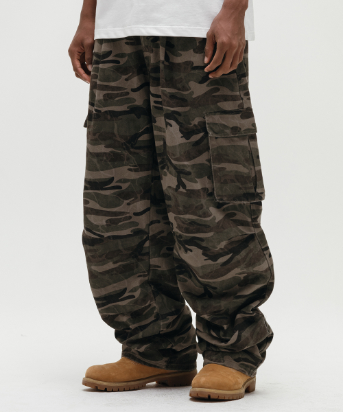 KANEITEI(カネイテイ)の「VINTAGE ONE TUCK CARGO PANTS (CAMO)(その他パンツ・レディース・その他・MEDIUM/LARGE/X-LARGE)」の1枚目の写真