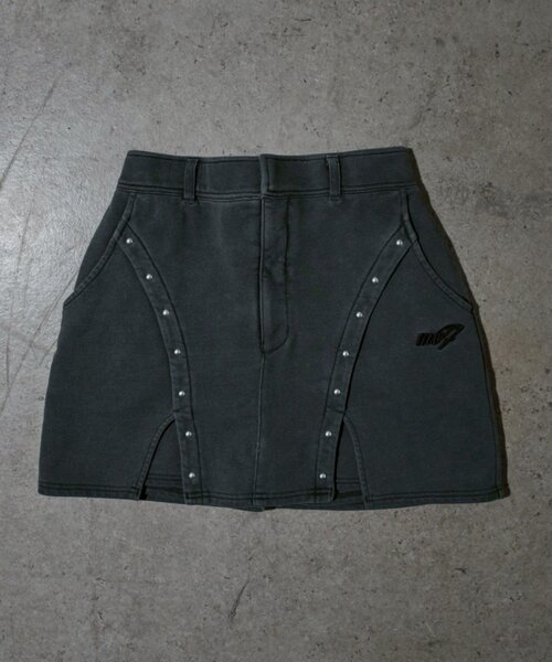 Mavie..7（メヴィセットゥ）の「【Mavie..7】スタッズ付ミニスコート（スカート・レディース・グレー/ブラック/スミクロ・MEDIUM/SMALL）」の12枚目の写真