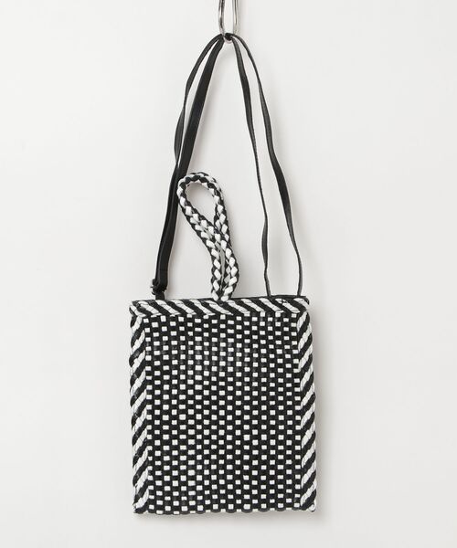 MASSIVE STORE（マッシブストア）の「【Swaraj/スワラージ】手編みメッシュレザー2WAY mini BAG（牛革）（ハンドバッグ・メンズ・ブラック系その他/ブラック/ホワイト・FREE）」の3枚目の写真