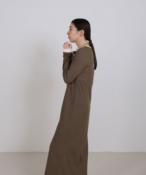 select MOCA（セレクトモカ）の「カットリブレイヤードヘンリーネックワンピース（ワンピース・レディース・ブラウン/グレー/ブラック・LARGE/MEDIUM）」の22枚目の写真