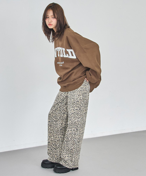 ANAP（アナップ）の「ベロア刺繍 オーバーサイズ スウェット プルオーバー（スウェット・レディース・ブラウン/ライトグレー/オレンジ/ネイビー・F）」の10枚目の写真