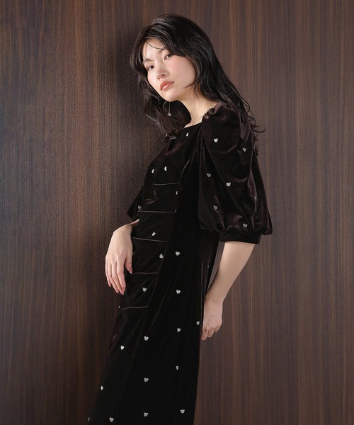 Kana（カナ）の「ハート刺繍 ベロア ウエストタック デザイン ワンピース ドレス 結婚式 お呼ばれ オケージョン デイリー（ドレス・レディース・ブラウン/ブラック・M）」の20枚目の写真