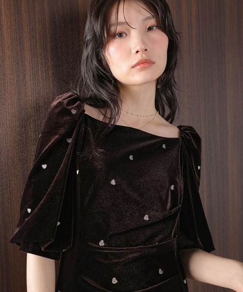 Kana（カナ）の「ハート刺繍 ベロア ウエストタック デザイン ワンピース ドレス 結婚式 お呼ばれ オケージョン デイリー（ドレス・レディース・ブラウン/ブラック・M）」の21枚目の写真