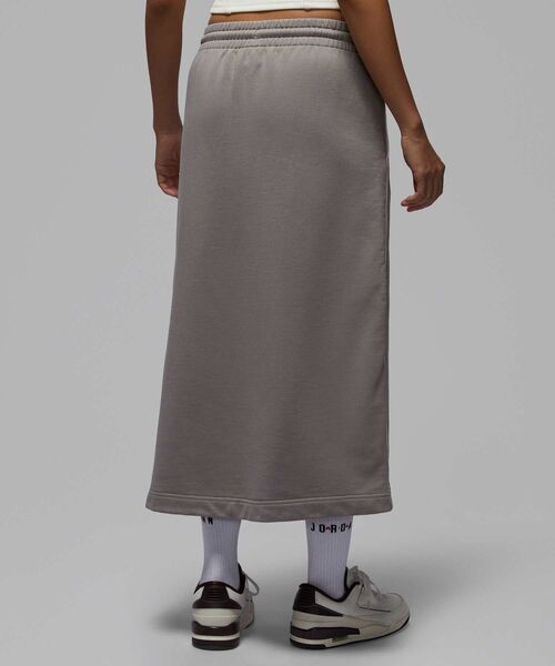 JORDAN BRAND（ジョーダンブランド）の「ジョーダン フライト フリース ウィメンズスカート / Jordan Flight Fleece Women's Skirt IF1033-016 Enigma Stone（スカート・レディース・グレー系その他2・M/S/XS/L/XL）」の2枚目の写真