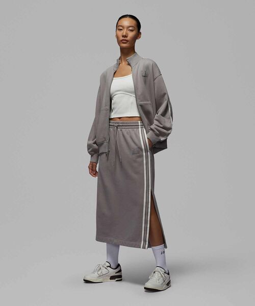 JORDAN BRAND（ジョーダンブランド）の「ジョーダン フライト フリース ウィメンズスカート / Jordan Flight Fleece Women's Skirt IF1033-016 Enigma Stone（スカート・レディース・グレー系その他2・M/S/XS/L/XL）」の6枚目の写真