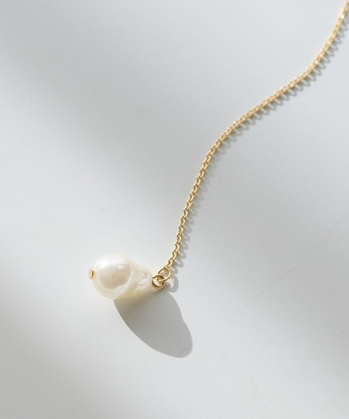 Andemiu（アンデミュウ）の「アシメパールY字ネックレス639531（ネックレス・レディース・シルバー/ゴールド・FREE）」の4枚目の写真