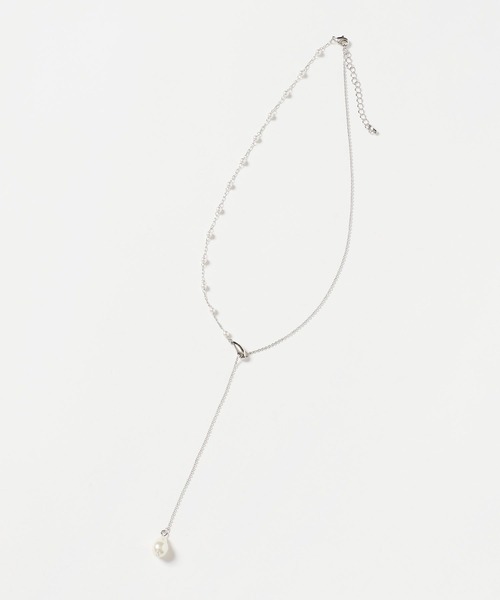 Andemiu（アンデミュウ）の「アシメパールY字ネックレス639531（ネックレス・レディース・シルバー/ゴールド・FREE）」の5枚目の写真