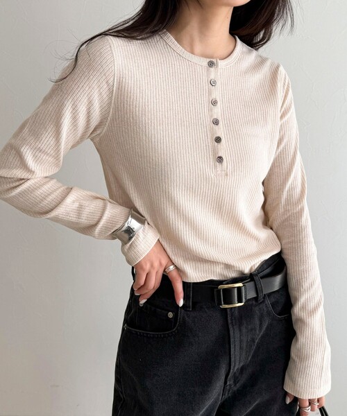 fredy emue（フレディエミュ）の「シアーテレコヘンリーネックプルオーバー（Tシャツ/カットソー・レディース・サックスブルー/ベージュ/ネイビー/オフホワイト・38）」の2枚目の写真