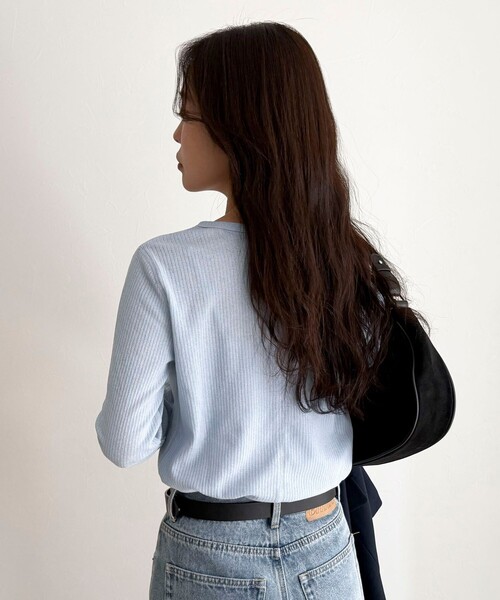 fredy emue（フレディエミュ）の「シアーテレコヘンリーネックプルオーバー（Tシャツ/カットソー・レディース・サックスブルー/ベージュ/ネイビー/オフホワイト・38）」の13枚目の写真