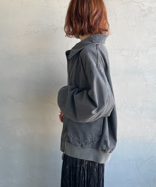 ARMY TWILL（アーミーツイル）の「[ARMY TWILL/アーミーツイル] 別注 デニム A-2フライトジャケット（ブルゾン・レディース・ブラック/ネイビー・L/M/S）」の5枚目の写真