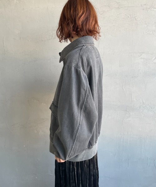 ARMY TWILL（アーミーツイル）の「[ARMY TWILL/アーミーツイル] 別注 デニム A-2フライトジャケット（ブルゾン・レディース・ブラック/ネイビー・L/M/S）」の9枚目の写真