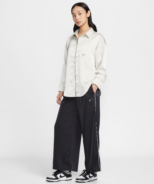 NIKE(ナイキ)の「NIKE Women's Loose Mid-Rise Satin Pants(ナイキ ウィメンズ ルーズ ミッドライズ サテンパンツ)(スウェットパンツ・レディース・グリーン系/ブラック系・SMALL/MEDIUM/LARGE)」の12枚目の写真