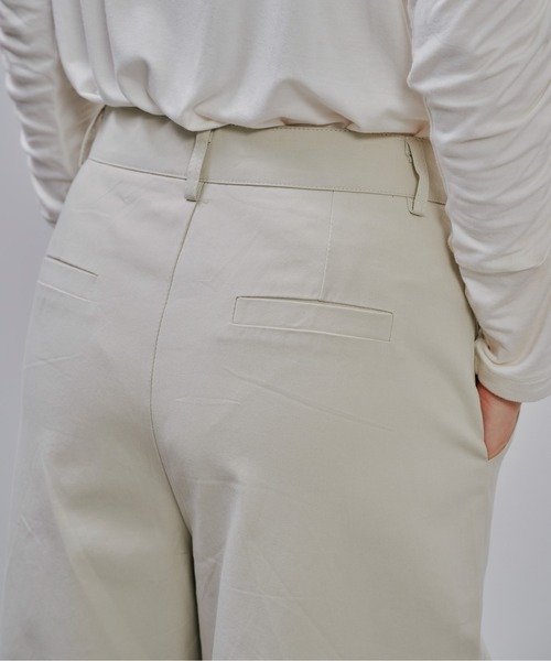 Julep(ジュレップ)の「chino Wide Pants(チノパンツ・レディース・アイボリー/ベージュ/ブラック・SMALL/MEDIUM)」の15枚目の写真