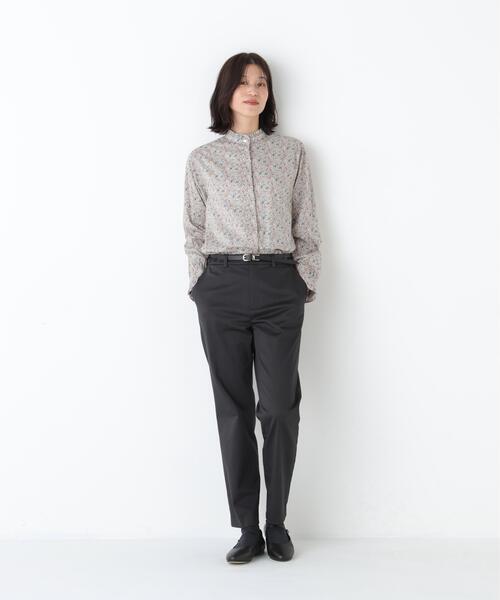 human woman（ヒューマンウーマン）の「◆【定番】サテンストレッチ細身ストレートパンツ（その他パンツ・レディース・ベージュ/グレー系その他・SMALL/MEDIUM）」の18枚目の写真