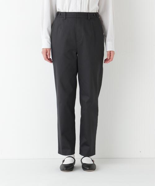 human woman（ヒューマンウーマン）の「◆【定番】サテンストレッチ細身ストレートパンツ（その他パンツ・レディース・ベージュ/グレー系その他・SMALL/MEDIUM）」の3枚目の写真
