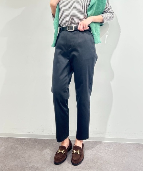 human woman（ヒューマンウーマン）の「◆【定番】サテンストレッチ細身ストレートパンツ（その他パンツ・レディース・ベージュ/グレー系その他・SMALL/MEDIUM）」の21枚目の写真