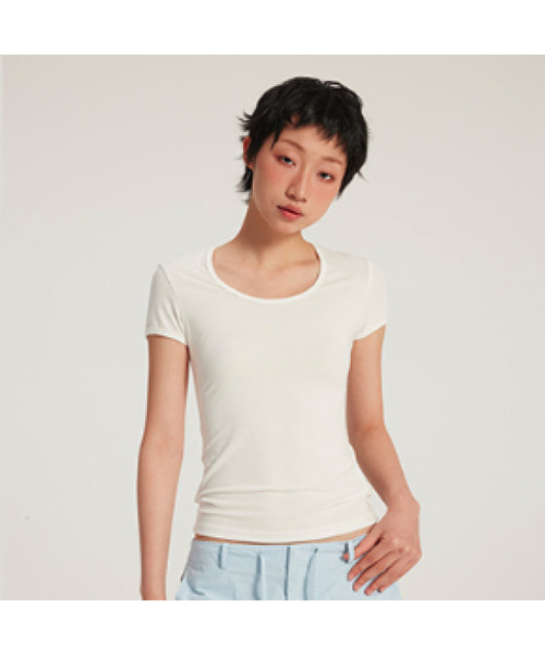 BUTTON SEOUL（ボタンソウル）の「[ウィメンズ] ソフトタッチベーシックUネックショートスリーブTシャツ (4 COLORS)（Tシャツ/カットソー・レディース・ブラック/ベージュ/ホワイト/ライトグレー・SMALL/MEDIUM/LARGE）」の2枚目の写真