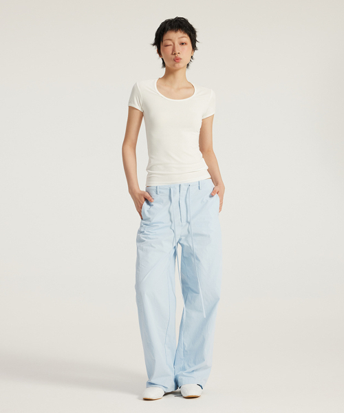 BUTTON SEOUL（ボタンソウル）の「[ウィメンズ] ソフトタッチベーシックUネックショートスリーブTシャツ (4 COLORS)（Tシャツ/カットソー・レディース・ブラック/ベージュ/ホワイト/ライトグレー・SMALL/MEDIUM/LARGE）」の7枚目の写真