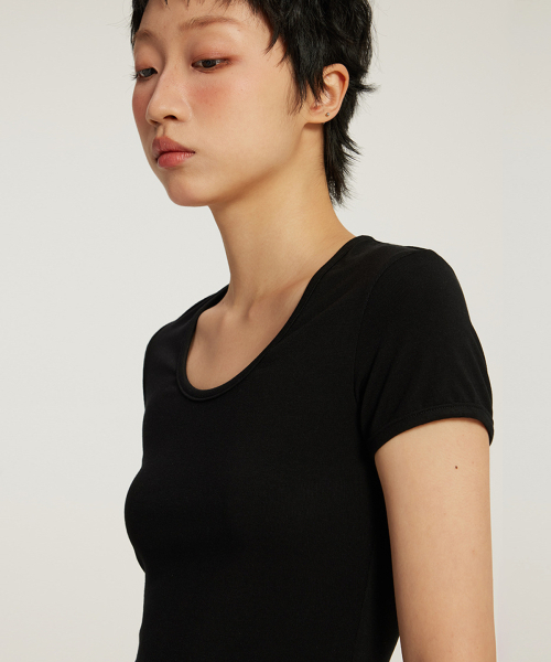 BUTTON SEOUL（ボタンソウル）の「[ウィメンズ] ソフトタッチベーシックUネックショートスリーブTシャツ (4 COLORS)（Tシャツ/カットソー・レディース・ブラック/ベージュ/ホワイト/ライトグレー・SMALL/MEDIUM/LARGE）」の11枚目の写真