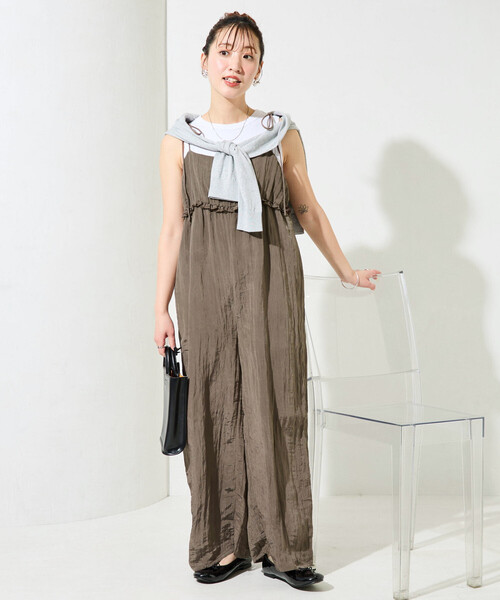 FREAK'S STORE（フリークスストア）の「限定展開　ワッシャー加工 フリル ボリューム サロペット（サロペット/オーバーオール・レディース・ブラウン/オリーブ/ブラック/ネイビー/イエロー・MEDIUM/SMALL）」の2枚目の写真