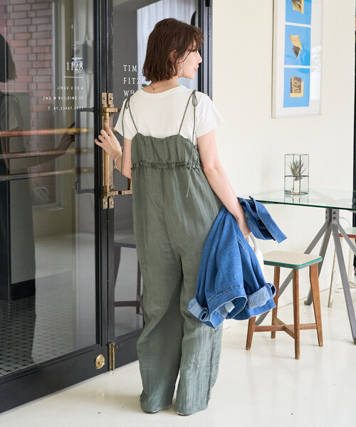 FREAK'S STORE（フリークスストア）の「限定展開　ワッシャー加工 フリル ボリューム サロペット（サロペット/オーバーオール・レディース・ブラウン/オリーブ/ブラック/ネイビー/イエロー・MEDIUM/SMALL）」の18枚目の写真