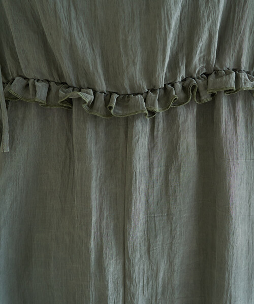 FREAK'S STORE（フリークスストア）の「限定展開　ワッシャー加工 フリル ボリューム サロペット（サロペット/オーバーオール・レディース・ブラウン/オリーブ/ブラック/ネイビー/イエロー・MEDIUM/SMALL）」の22枚目の写真