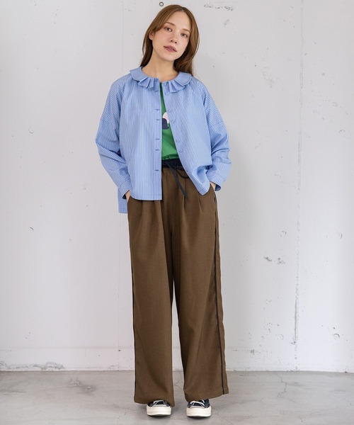 POU DOU DOU（プードゥドゥ）の「タック衿ボックスシャツ（シャツ/ブラウス・レディース・オフホワイト/ブルー/ブラック・3）」の4枚目の写真