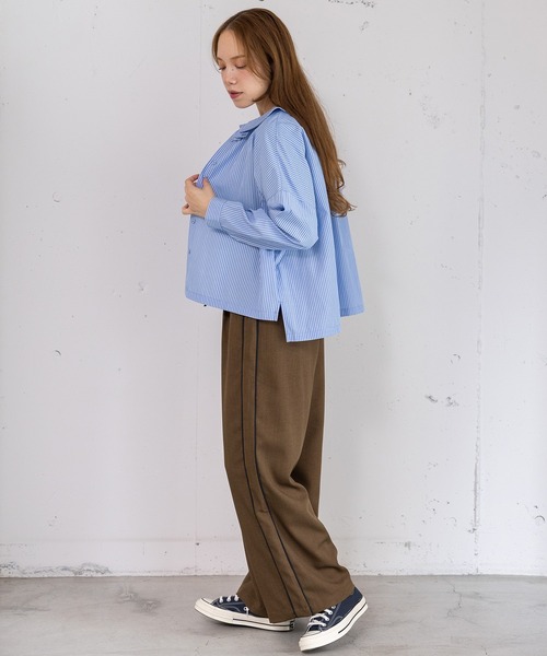 POU DOU DOU（プードゥドゥ）の「タック衿ボックスシャツ（シャツ/ブラウス・レディース・オフホワイト/ブルー/ブラック・3）」の5枚目の写真