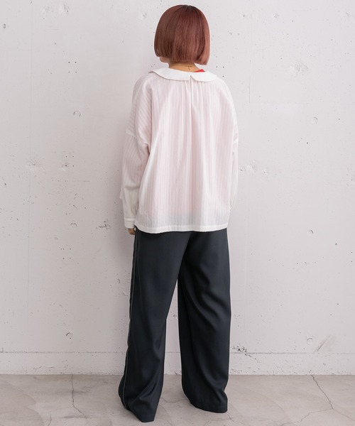 POU DOU DOU（プードゥドゥ）の「タック衿ボックスシャツ（シャツ/ブラウス・レディース・オフホワイト/ブルー/ブラック・3）」の13枚目の写真