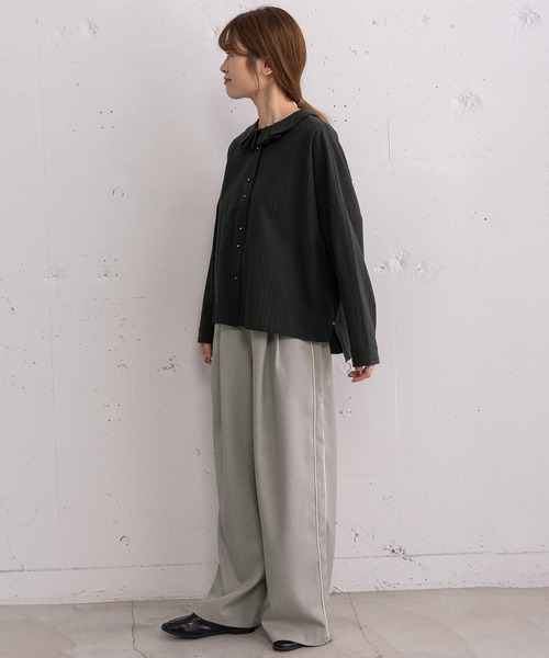 POU DOU DOU（プードゥドゥ）の「タック衿ボックスシャツ（シャツ/ブラウス・レディース・オフホワイト/ブルー/ブラック・3）」の19枚目の写真