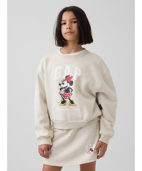 GAP（ギャップ）の「GapKids × ディズニー オーバーサイズ ウェッジ GAPロゴ スウェットシャツ（スウェット・キッズ・ベージュ/ピンク・120cm/130cm/140cm/150cm/160cm）」の2枚目の写真